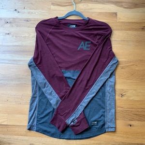 American Eagle Long Sleeve T-Shirt